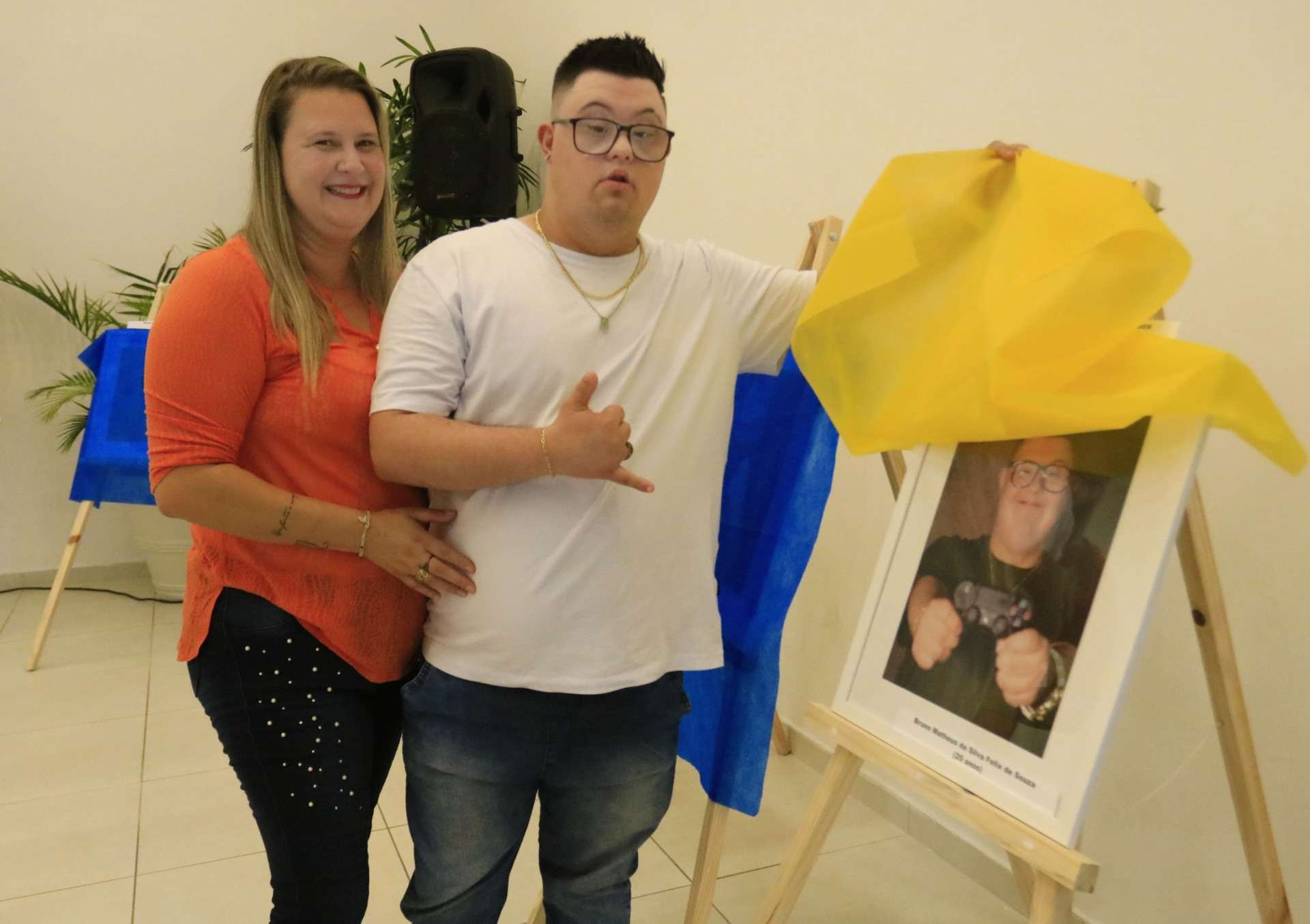 &ldquo;Enxerguei beleza onde viam defici&ecirc;ncia&rdquo;: exposi&ccedil;&atilde;o em Canoas se destaca com um novo olhar sobre o Down