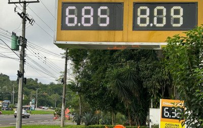 VÍDEO: Gasolina já passa de R$ 6,85 em postos do Vale do Sinos nesta sexta-feira