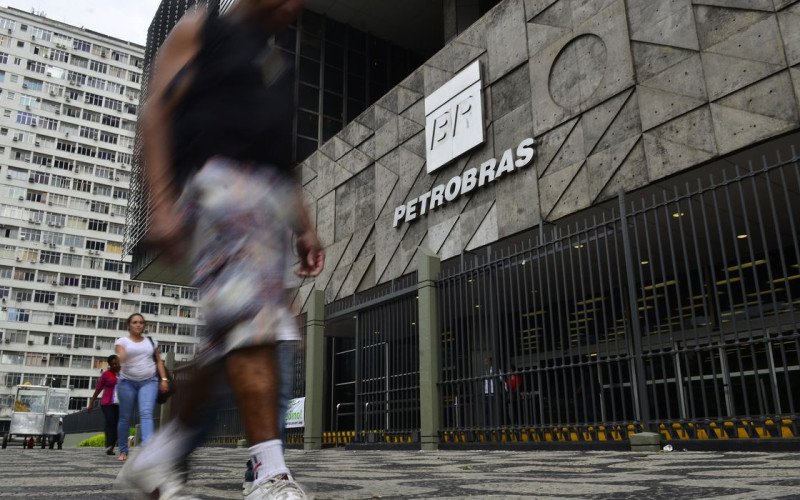 Petrobras diz que está entregando todo o combustível produzido | abc+