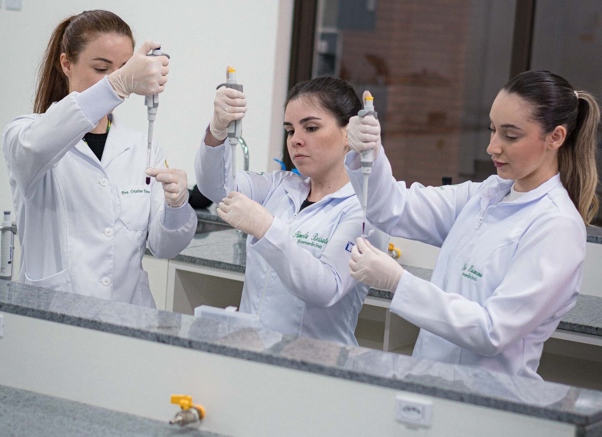 A gradua&ccedil;&atilde;o em Biomedicina &eacute; uma das possibilidades da modalidade semipresencial | abc+