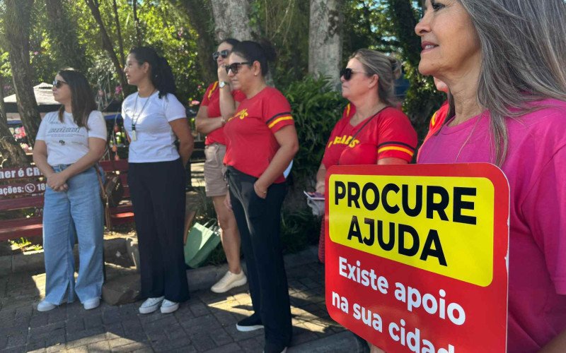 Ato em defesa da vida das mulheres em Igrejinha | abc+