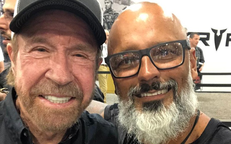 Canoense conheceu Chuck Norris  | abc+