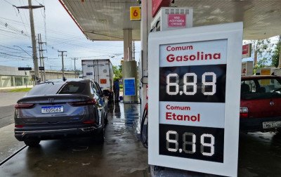 Preço da gasolina se aproxima de R$ 7 e motoristas cobram ações de órgãos de defesa do consumidor