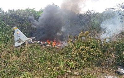 Queda de avião deixa pelo menos 77 feridos e um morto na Colômbia