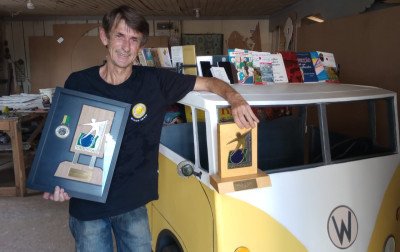 Maior réplica de Kombi: Artesão do Vale do Sinos bate recorde no Brasil