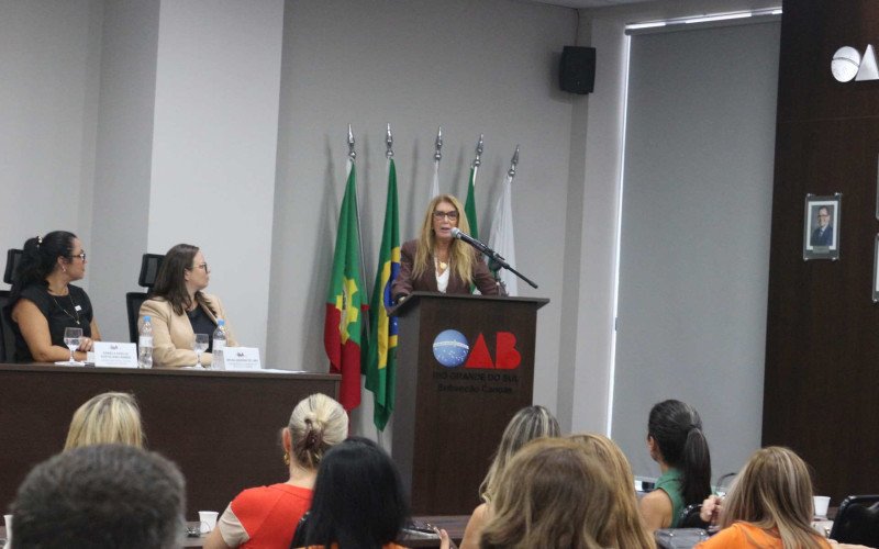 Desembargadora Jane Maria Köhler Vidal debate feminicídio na OAB Canoas | abc+