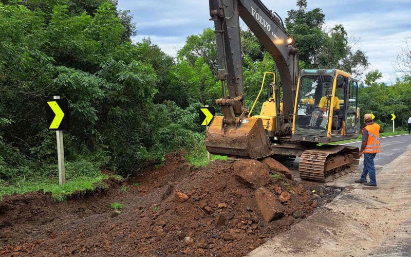 EGR faz a manutenção de rodovias da região