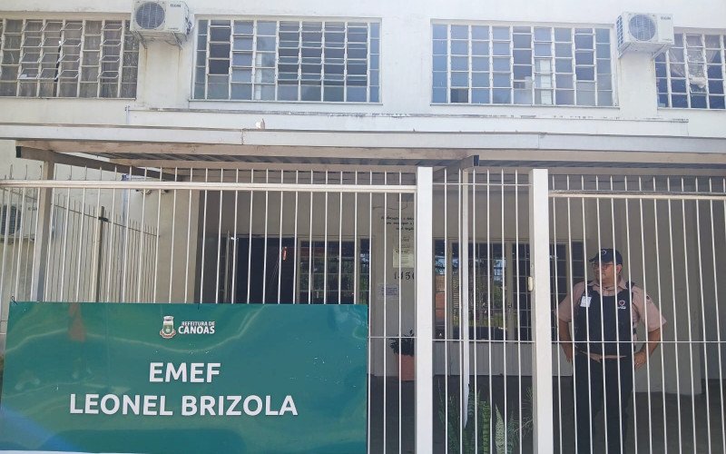 Escola Leonel Brizola retomou a segurança no portão a partir desta segunda-feira (23) | abc+