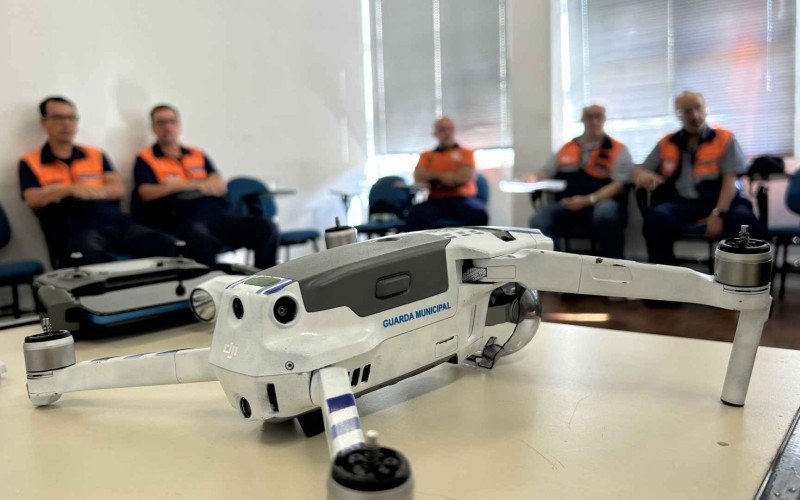 Agentes de Defesa Civil do Vale do Sinos aprendem a operar drones durante capacitação em Novo Hamburgo