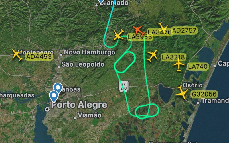 Aviões esperam melhora do tempo para pousar em Porto Alegre | abc+