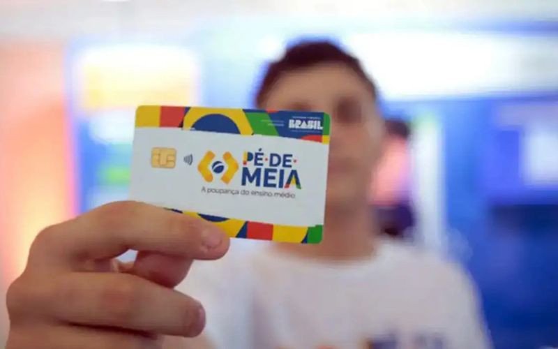 Programa Pé-de-meia realiza pagamentos aos estudantes | abc+