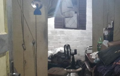 "Lixo para todos os lados": Idoso acamado é resgatado em situação insalubre em Novo Hamburgo
