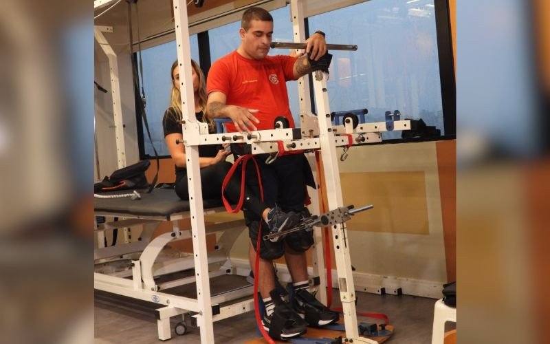 Soldado do Corpo de Bombeiros Militar do RS (CBMRS), Giuliano Freitas é o primeiro paciente no Rio Grande do Sul a ser tratado com Polilaminina