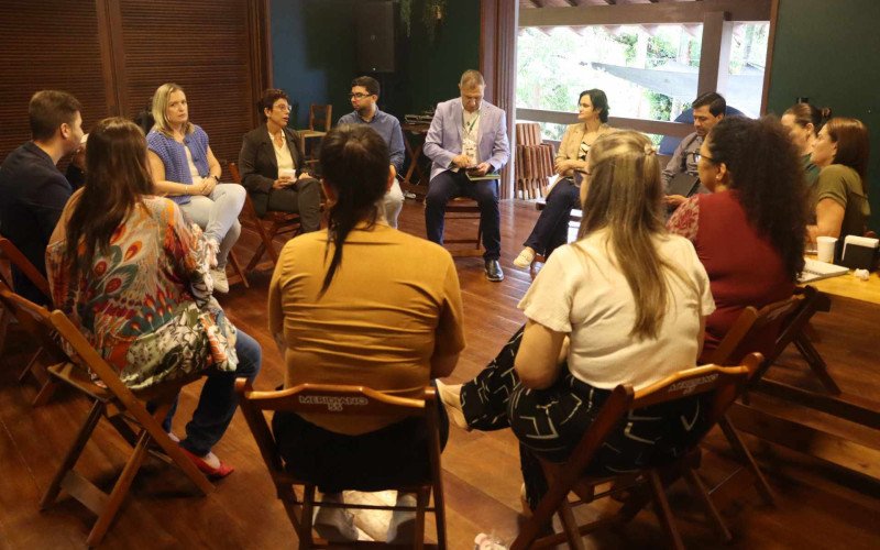 Reunião do Consems definiu distribuição de tomografias da Carreta Agora tem Especialistas às cidades | abc+