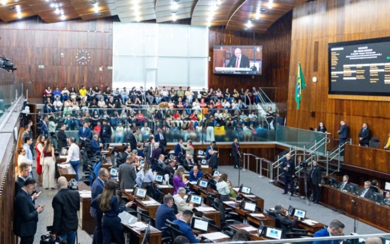 Reajuste do piso salarial dos professores estaduais é aprovado na Assembleia Legislativa
