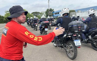 Curso de formação para policiamento com motos reúne agentes de diversas cidades do RS e até de Santa Catarina em Novo Hamburgo