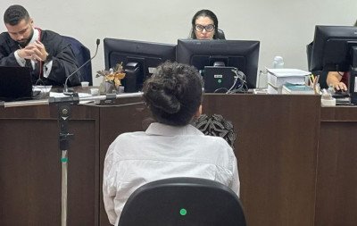 Mãe que cortou pênis e matou homem que tentou abusar da filha é declarada inocente por júri