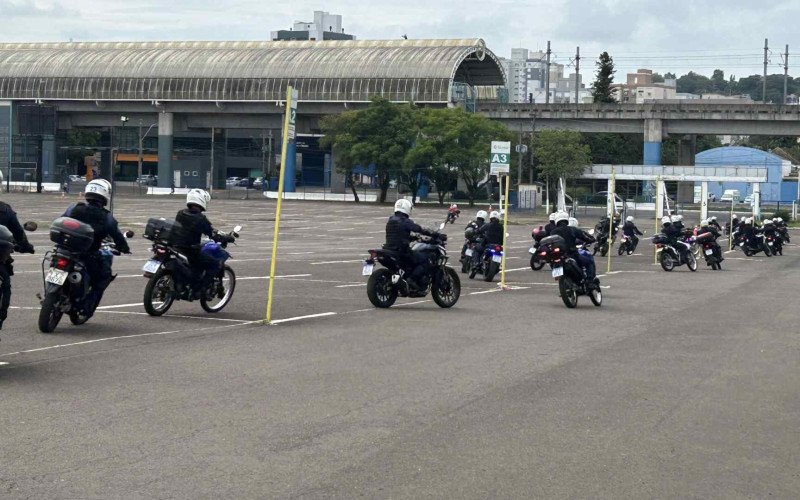Curso promovido pela Guarda Municipal de Novo Hamburgo forma agentes de diferentes cidades do RS e até de Santa Catarina para realizar o patrulhamento com motos