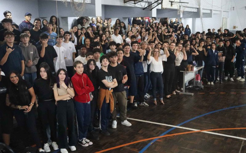 Bate papo com as advogadas Lubiane Goldani Costa e Leny Camargo Fisch, da OAB/NH, no Colégio Estadual 25 de Julho | abc+