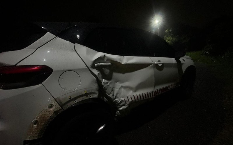 Tentativa de retorno termina em acidente com carro e moto na RS-239