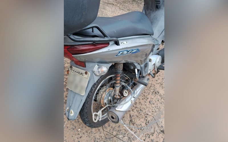Fio solto na rua fere dois motociclistas em Novo Hamburgo
