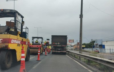 BR-116: Mais um dia de tráfego lento com obras, desvio e filas em São Leopoldo