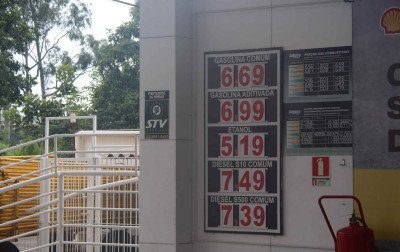 Posto na 7 de Setembro vende a gasolina comum a R$ 0,20 mais barata que na segunda-feira (23)
