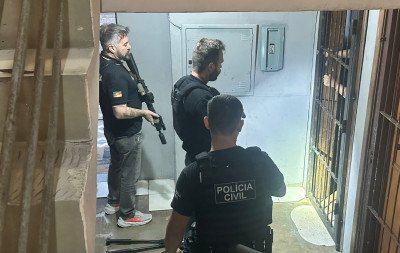 Ataque que deixou filho morto e mãe em coma em Canoas tem presos: "Poderiam ter matado mais em condomínio"