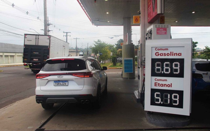 Posto na 7 de Setembro vende a gasolina comum a R$ 0,20 mais barata que na segunda-feira (23)