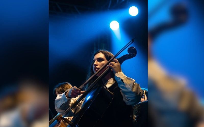 Victor toca violoncelo | abc+