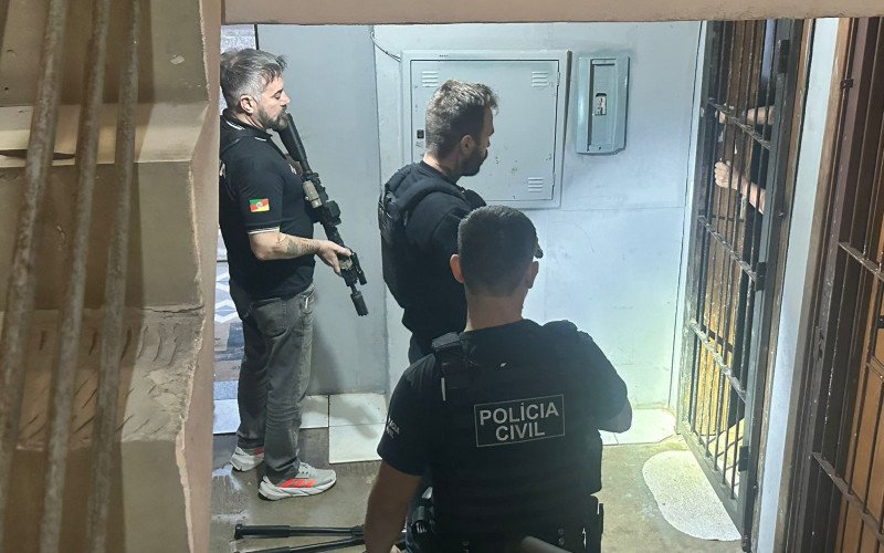 Operação nesta quinta-feira (26) mirou e acertou integrantes de facção criminosa em Canoas | abc+