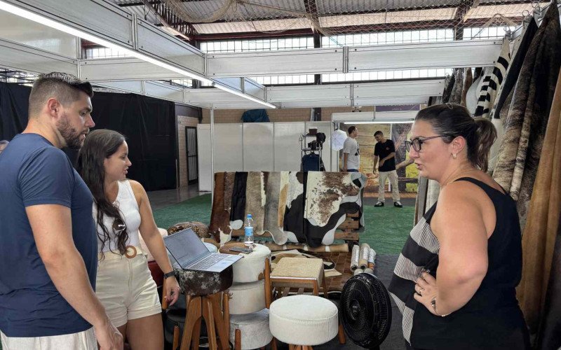 Feira representa a importância do setor coureiro para a cidade