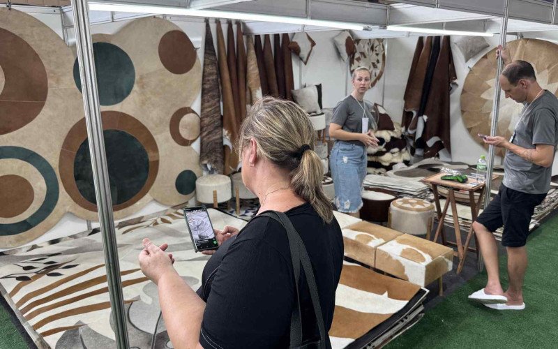 Feira representa a importância do setor coureiro para a cidade