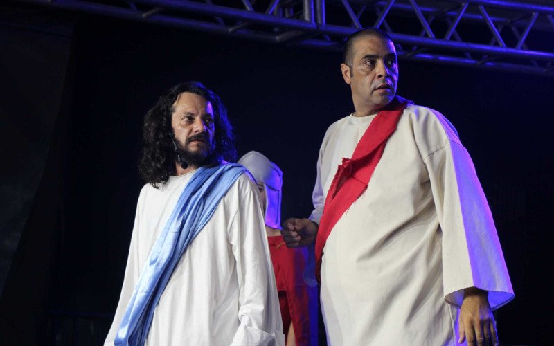 Paixão de Cristo reúne público na Páscoa das Rosas em Sapiranga
