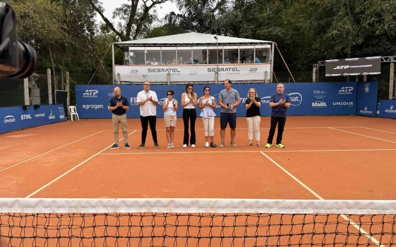 Autoridades participaram da cerimônia de abertura da competição no São Leopoldo Tênis Clube | abc+
