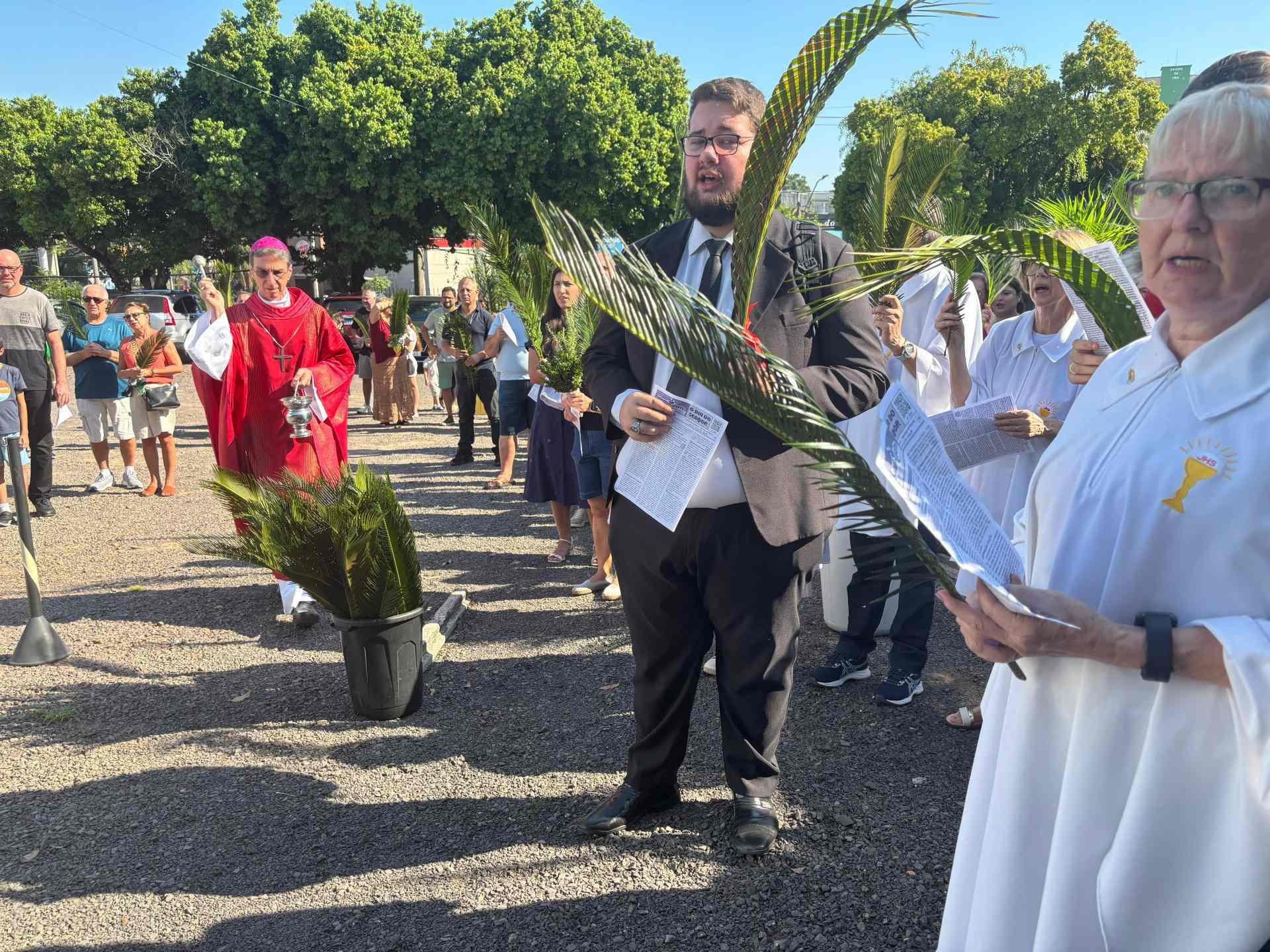 Procissão de Domingo de Ramos na Catedral são Luiz Gonzaga