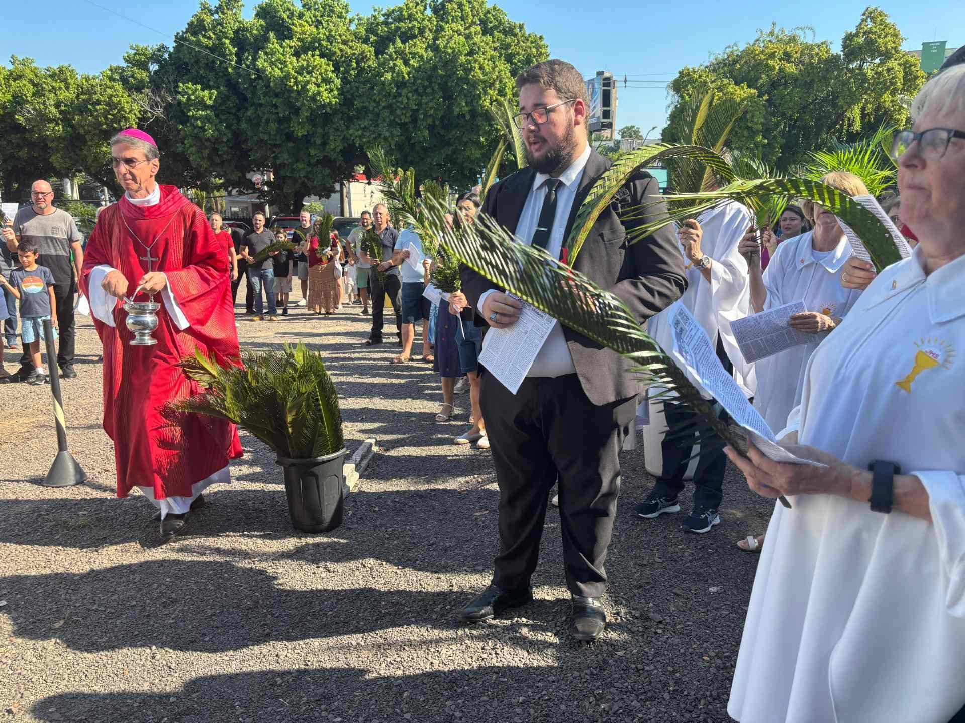 Procissão de Domingo de Ramos na Catedral são Luiz Gonzaga
