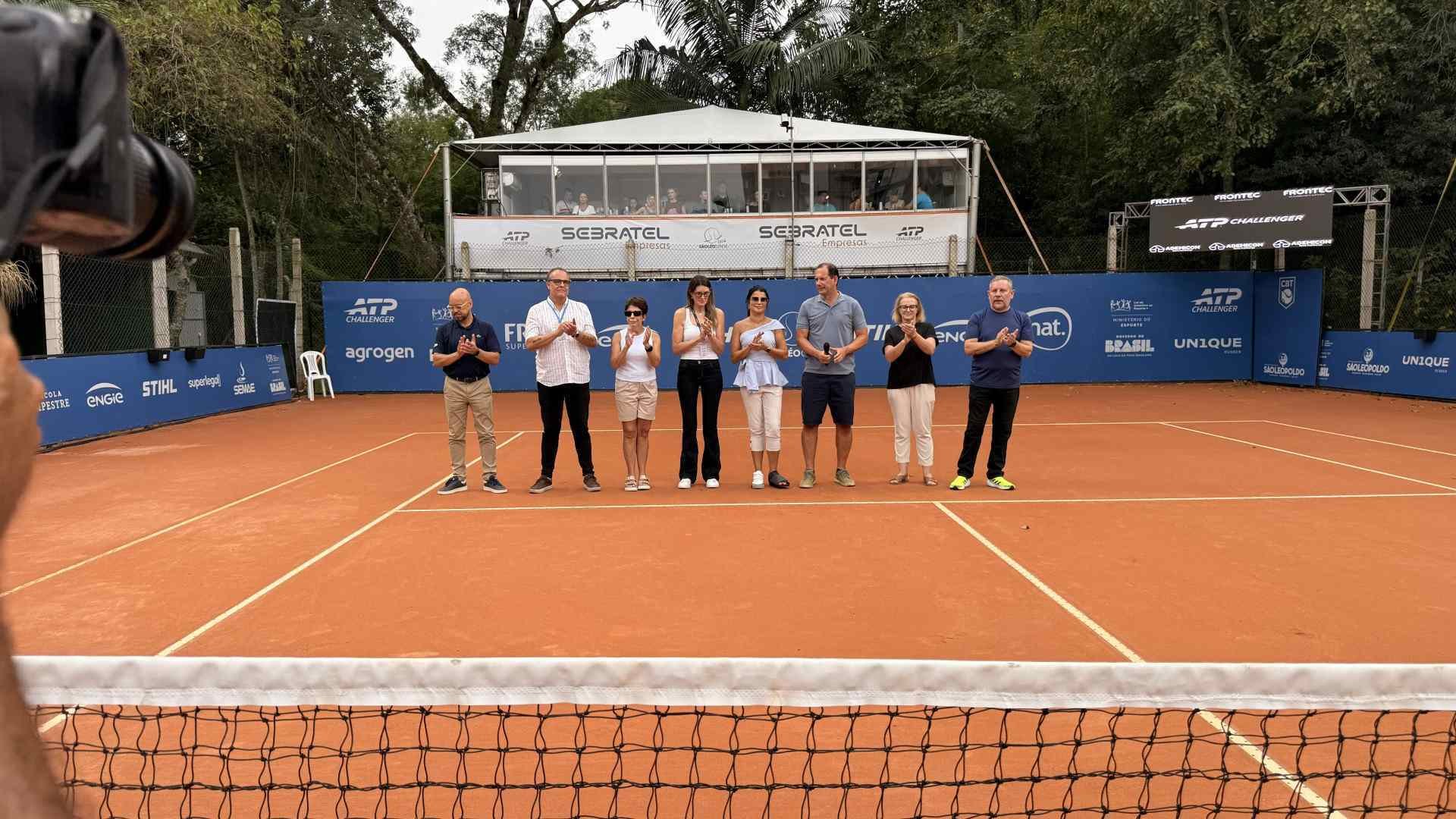 Autoridades participaram da cerimônia de abertura da competição no São Leopoldo Tênis Clube