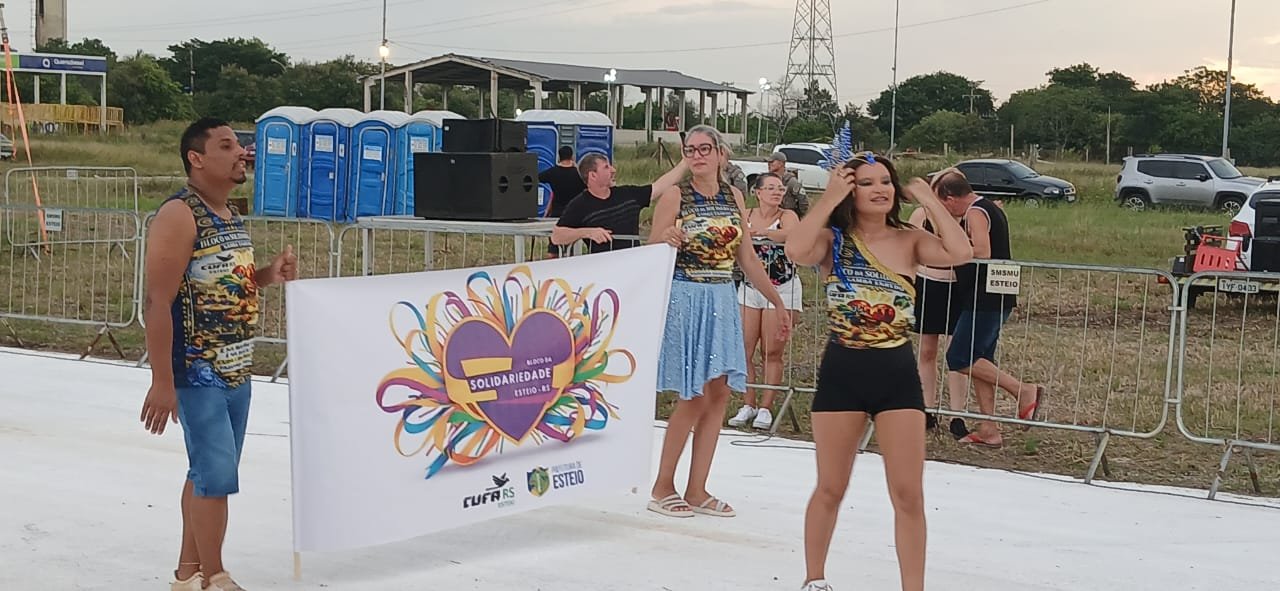 O bloco da Solidariedade foi o segundo a entrar na avenida no Carnaval 2026 de Esteio