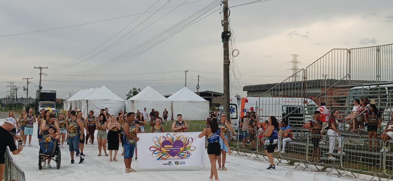 O bloco da Solidariedade foi o segundo a entrar na avenida no Carnaval 2026 de Esteio