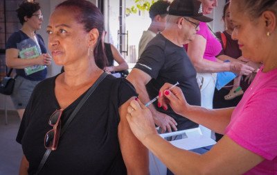 Mais de 1,2 mil pessoas são vacinadas contra gripe no primeiro dia de campanha, em Sapucaia do Sul