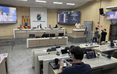 Com críticas de aliado, Câmara aprova projeto da Prefeitura para contratações temporárias