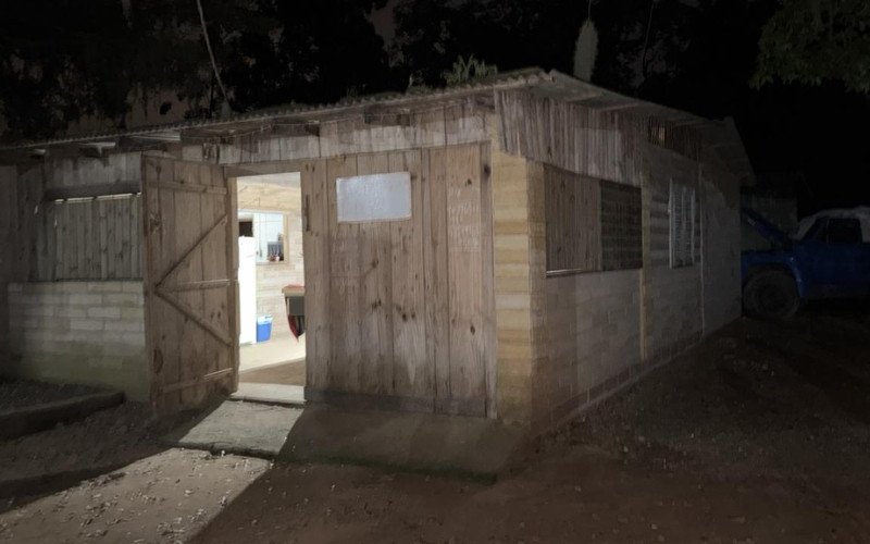 Homem &eacute; morto a machadadas em bar de Mampituba, no litoral norte do RS