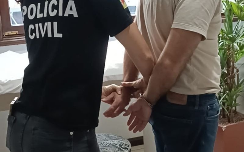 Médico foi preso no seu consultório, em Taquara | abc+