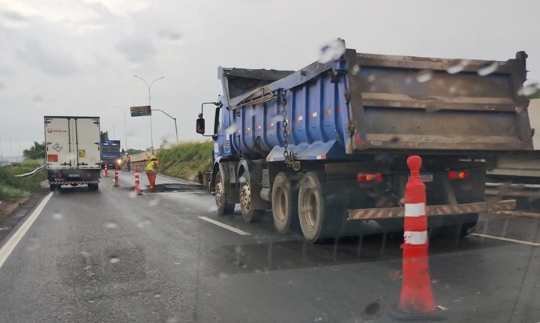 BR-116: Obras pr&oacute;ximas &agrave;s ponte do Sinos causam estreitamento de pistas e filas
