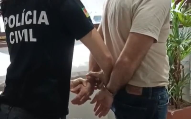 Médico acusado de acariciar pacientes teria usado abraços e suposta mediunidade para crimes, diz Polícia