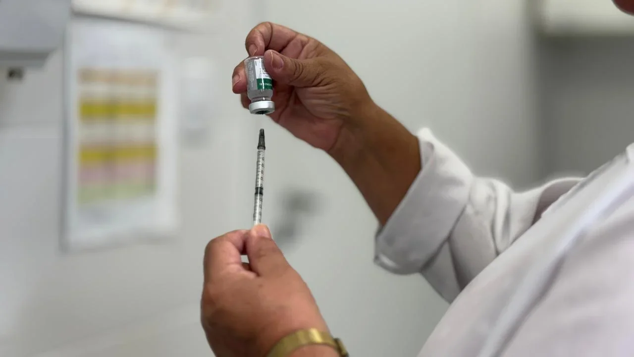 Vacina contra a gripe pode ser ampliada para o público geral no RS; entenda como vai funcionar
