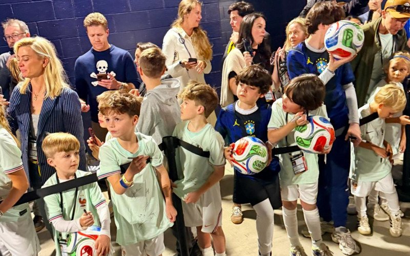 Bastidores do amistoso Brasil x França, em Boston, nos Estados Unidos | abc+