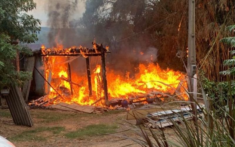 Homem que espancou ex-companheira e incendiou casa onde ela morava em Portão é preso em São Leopoldo
