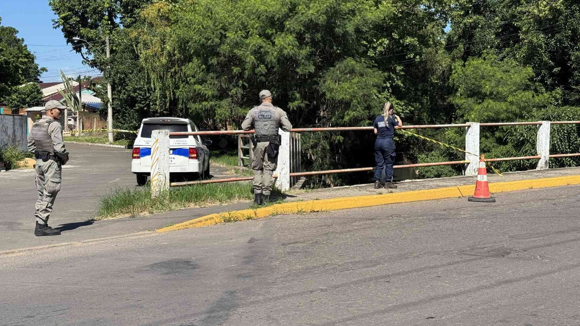 Identificado homem encontrado morto dentro de arroio no bairro Canudos